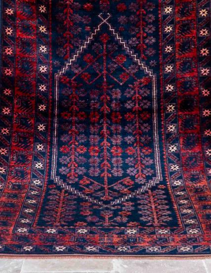 Hand Woven Yagcibedir Carpet PGI